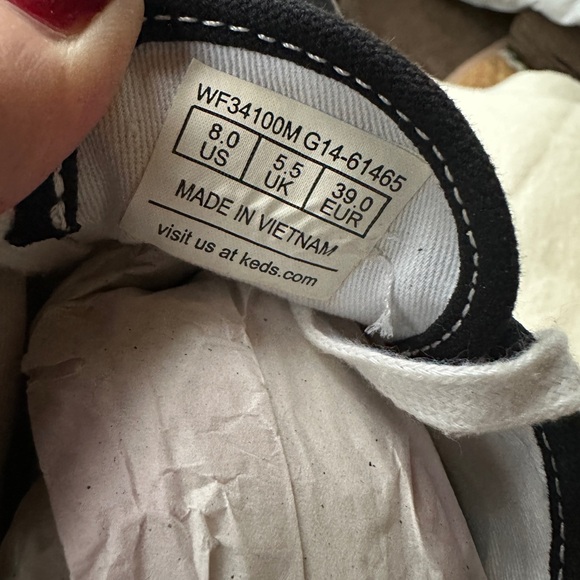 Keds Classic Black Sneakers with White Accents Size 8 - Picture 9 of 9